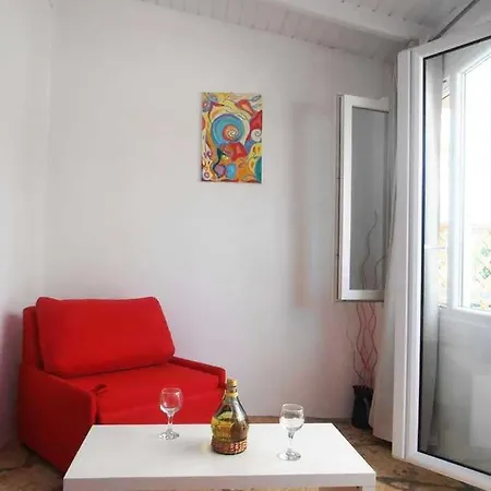 Casa de hóspedes Elli And 4*