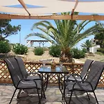 Elli Beach And Studios بيت ضيافة 4*