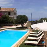 Elli Beach And Studios