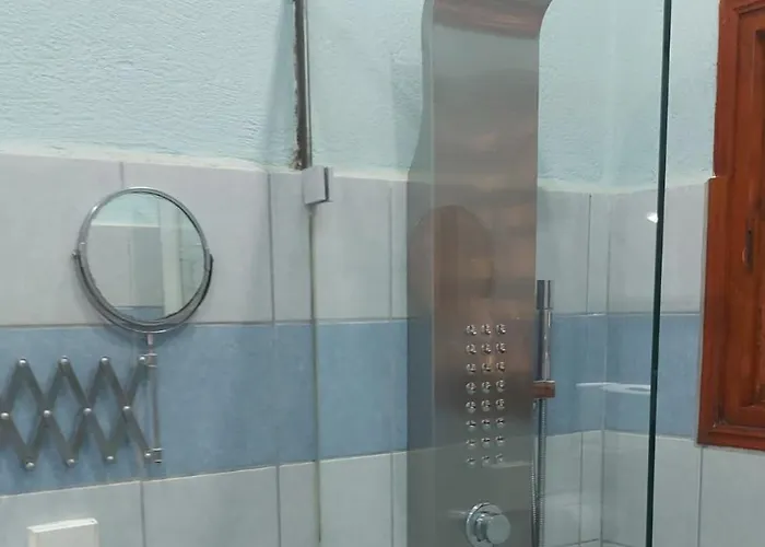 Πανσιόν έλλη στούντιος και 4*