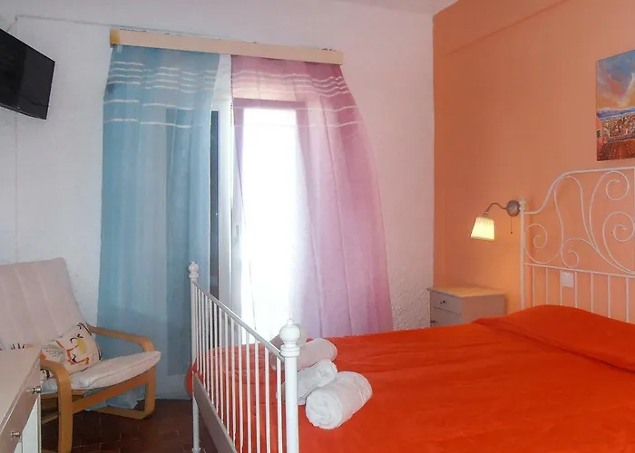 Πανσιόν έλλη στούντιος και 4*