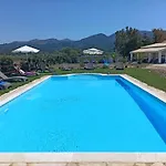 Konukevi Elli And Almiros Beach