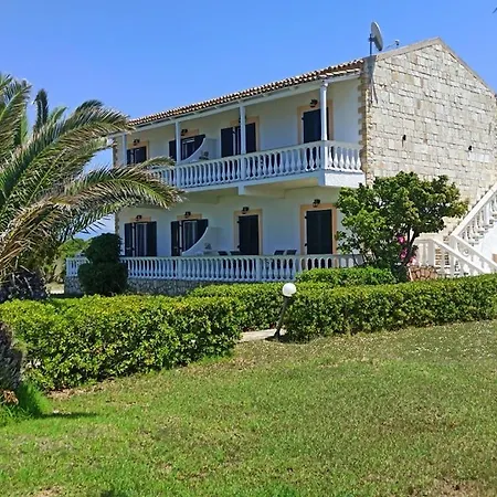 Elli And Pensjonat Almiros Beach