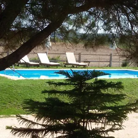 Elli And Pensjonat Almiros Beach